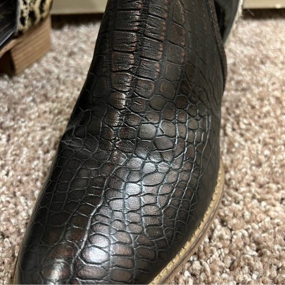 SHY TOWN by Diba True booties, 9.5 - Picture 2 of 10